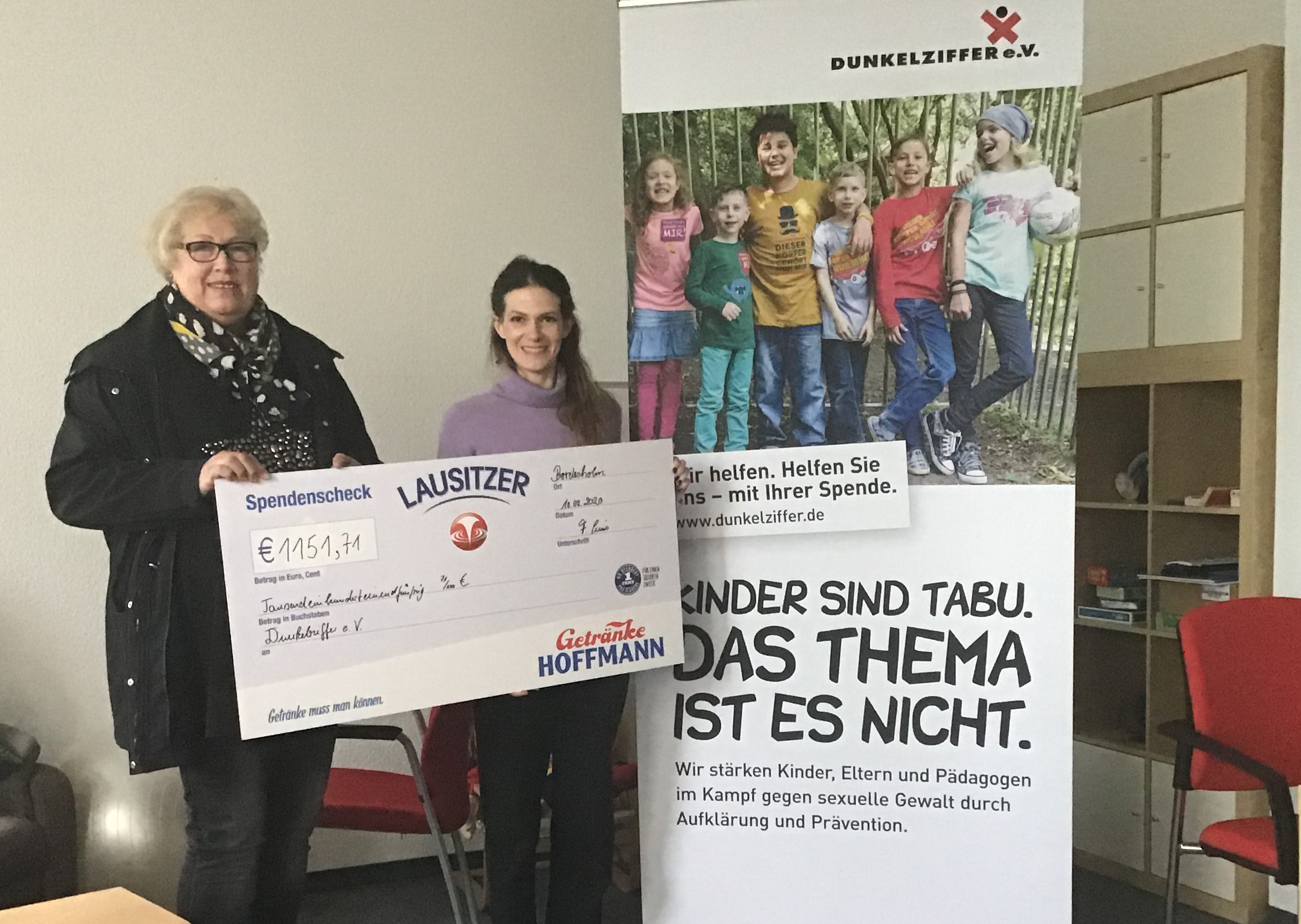 Dunkelziffer_Checkübergabe Dunkelziffer_Checkübergabe