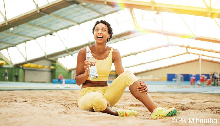 Malaika Mihambo setzt sich im Rahmen des Weltwassertags besonders auch für Mineralwasser ein.