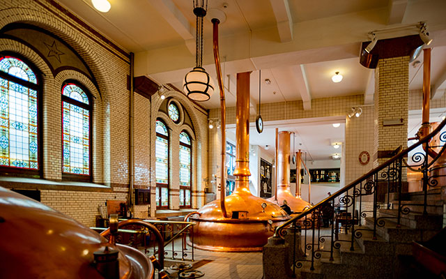 Einblicke in das alte Braugebäude von Heineken Die alte Heineken-Brauerei im Süden Amsterdams wurde vor einigen Jahren zum Erlebnis-Museum umgebaut.