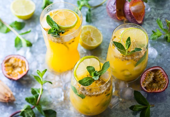 GH-Rezept für Maracuja-Spritz (2) Aus Maracuja-Limonade lässt sich im Handumdrehen ein leckerer Cocktail zaubern – mit und ohne Umdrehungen.