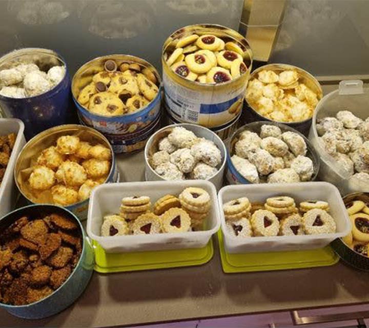 GH-Weihnachtsbacken im Ronald McDonald Haus Berlin-Wedding Wenn Hoffis Weihnachtswichtel loslegen, dann kommt ein ganzes Keksbuffet dabei heraus.