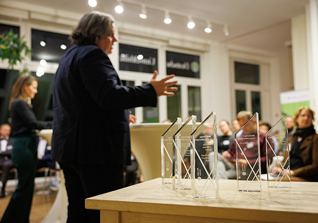 Impressionen der Preisverleihung zum Mehrweg-Innovationspreis 1 Laudatio zum Mehrweg-Innovationspreis