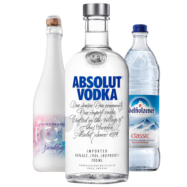 Zutaten für Caipiroska-Bowle (1) Vodka, Sekt und Mineralwasser – mehr Getränke braucht es nicht für eine leckere Bowle.