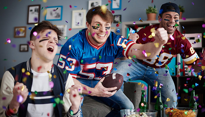 Getränke-Tipps für den Football-TV-Abend (3) Ob Sieg oder Niederlage – mit den Getränken von uns wird es auf jeden Fall ein unvergesslicher Football-TV-Abend.