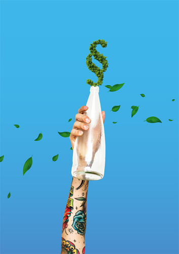 Hand hält Flasche mit Paragrafensymbolschen