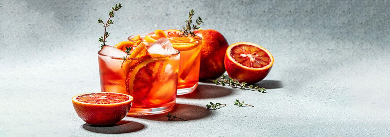 Thymian und Blutorange sind eine tolle Ergänzung in diesem Gin-Cocktail.
