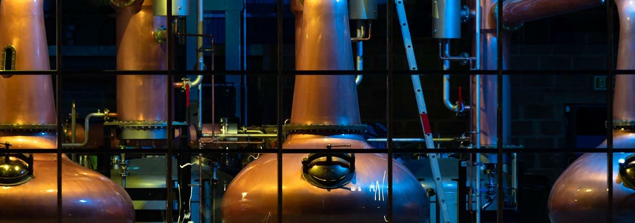 BUSHMILLS – lange Whiskey-Tradition (0) Einblicke in Old Bushmills: alte Kupferkessel