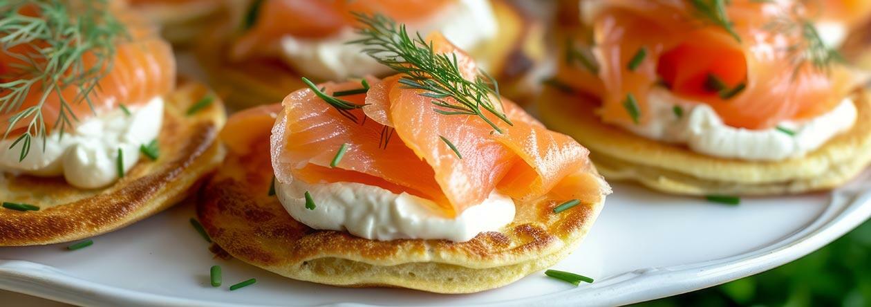 Wodka-marinierter Lachs auf Blinis