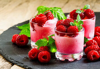 LILLET Berry Slushy mit frischen Beeren